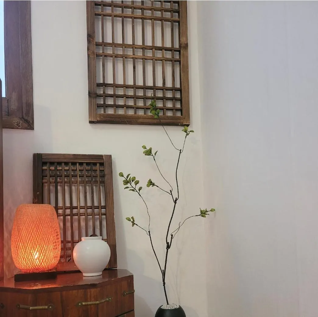 On Stay, In Seoul